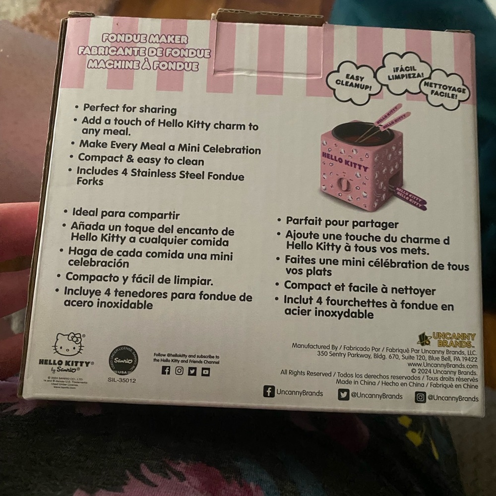 FIRST OFFER GETS IT Hello Kitty Pink and White Fondue Set - Picture 3 of 3